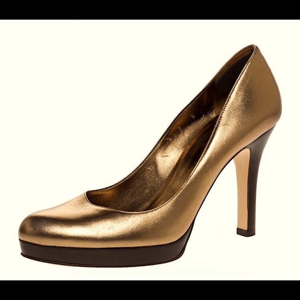 Gucci Gold Pumps